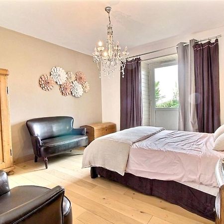 Maison Spacieuse A Plougonven Avec Jacuzzi Et Jardin Exterior photo