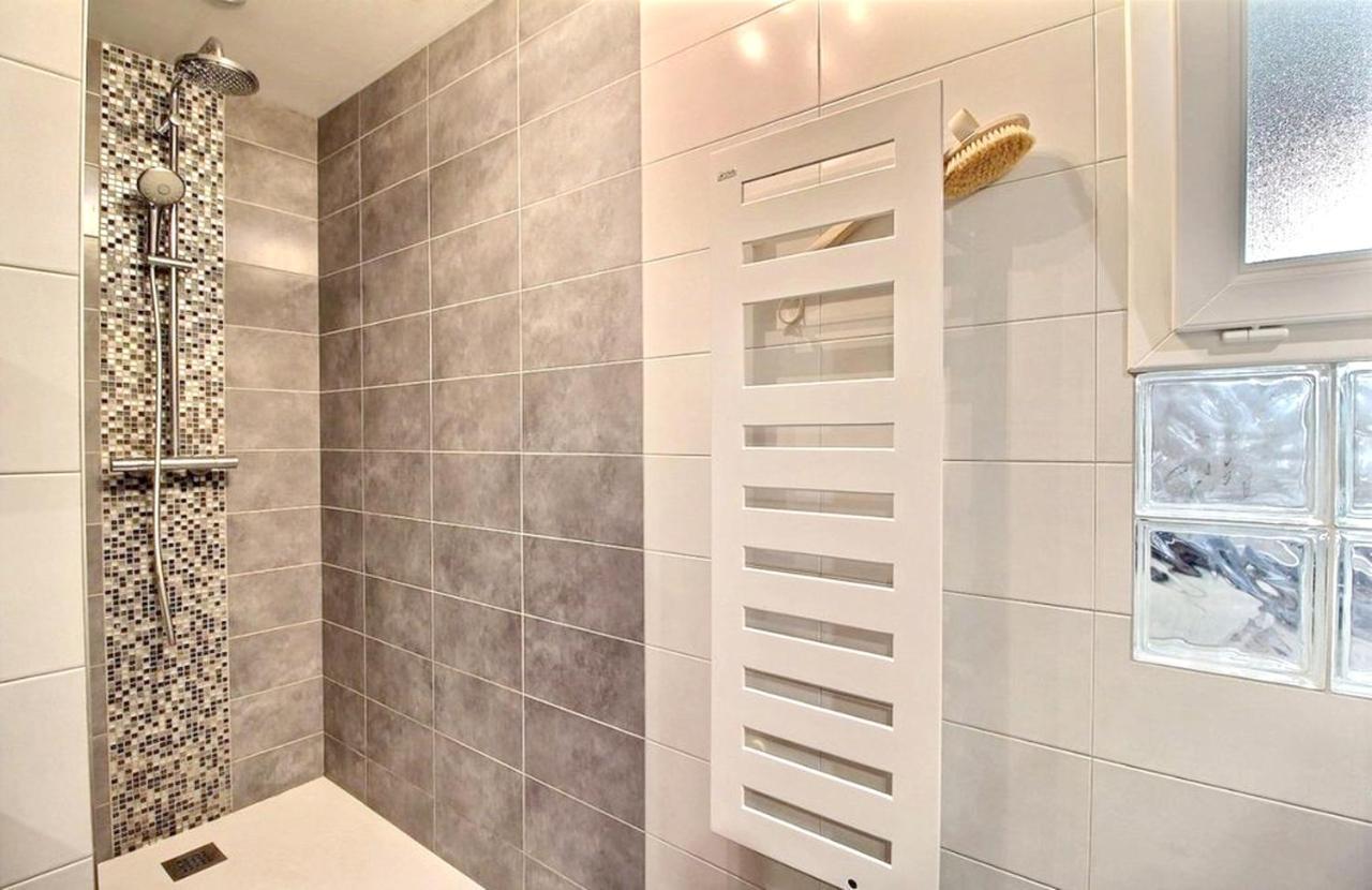 Maison Spacieuse A Plougonven Avec Jacuzzi Et Jardin Exterior photo